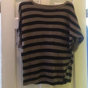 Classic and comfortable Vince sweater